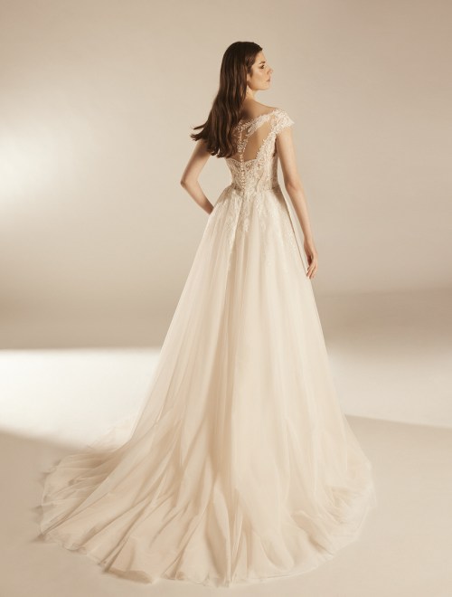 https://elisebride.ro/images/stories/virtuemart/product/BROOKLYN 4.jpg